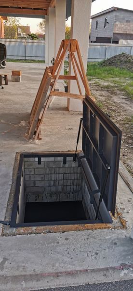 Підлогові люки під плитку lift60/60Prem фото